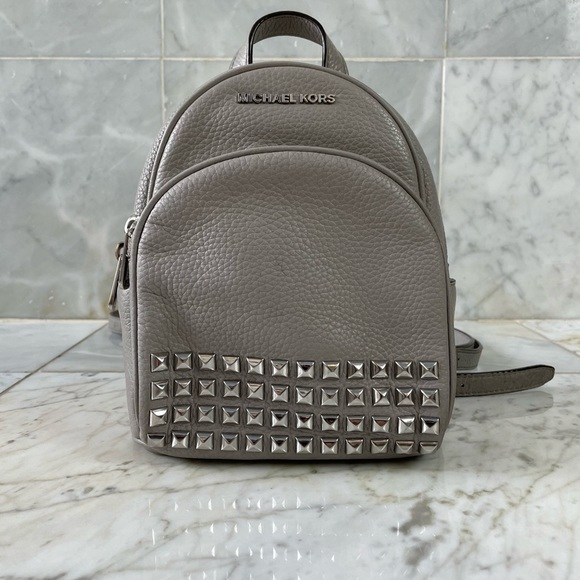 💕Michael Kors Abbey Studded Grey Pebble Leather Mini Backpack - Picture 3 of 12